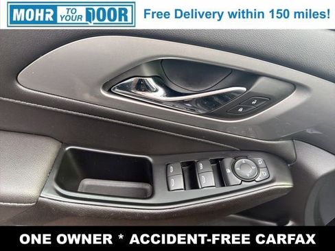 Used 2023 Chevrolet Traverse LT image 11