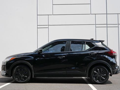 Used 2021 Nissan Kicks S FWD image 8
