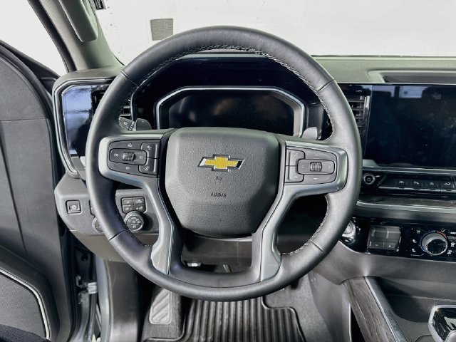 Used 2026 Chevrolet Silverado 1500 LTZ w/ LTZ Premium Package AWD/4WD image 12
