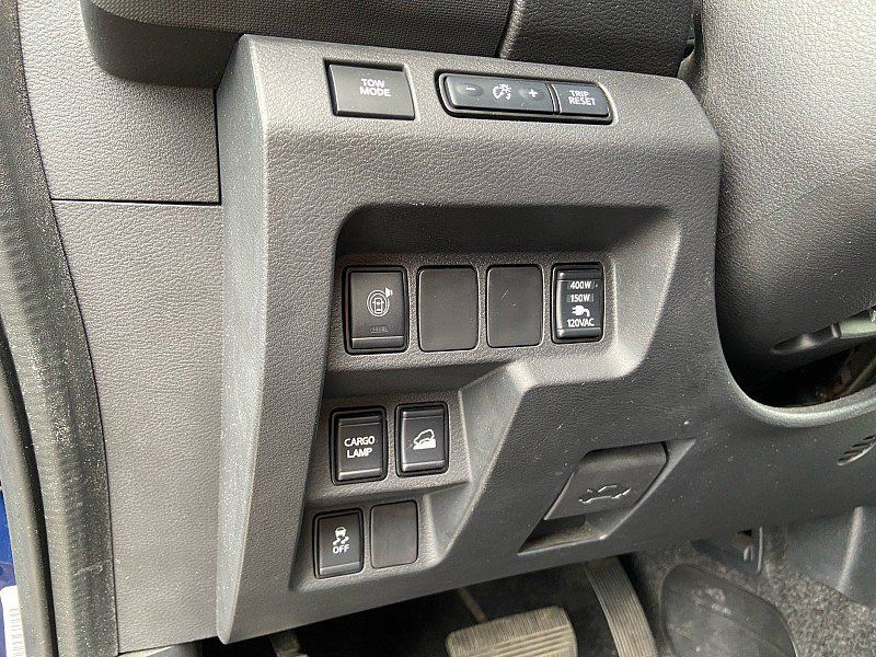 Used 2022 Nissan Frontier SV AWD/4WD image 7