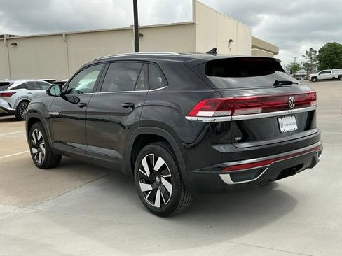 Used 2024 Volkswagen Atlas Cross Sport SE FWD image 5