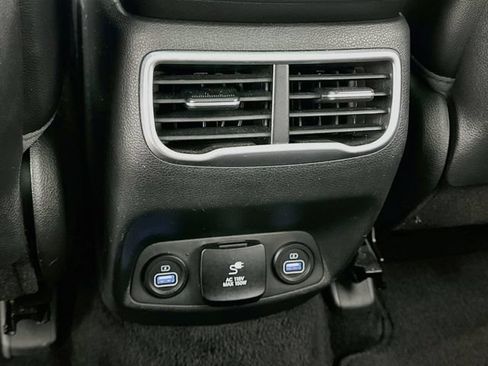 Used 2022 Hyundai Santa Fe Limited FWD image 12