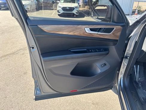Used 2024 Volkswagen Atlas SE FWD image 15
