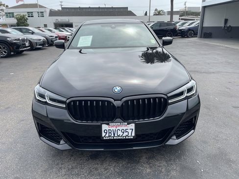 Used 2022 BMW 530e w/ Premium Package image 2