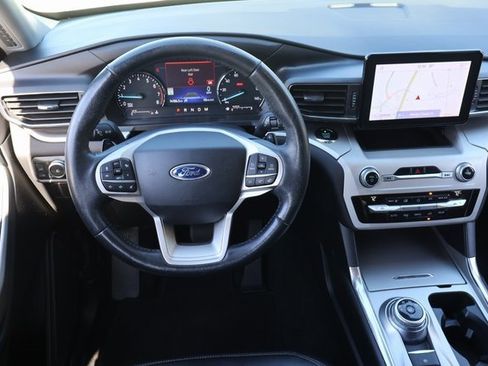 Used 2020 Ford Explorer XLT w/ Equipment Group 202A image 15
