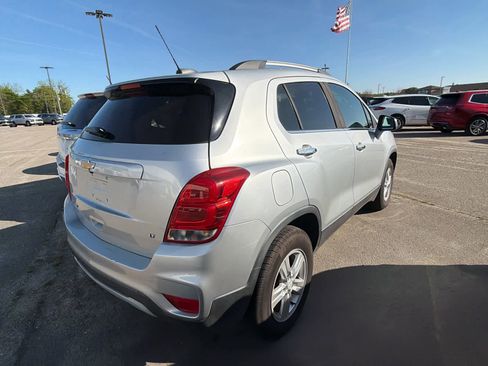 Used 2017 Chevrolet Trax LT w/ LT Convenience Package AWD/4WD image 3