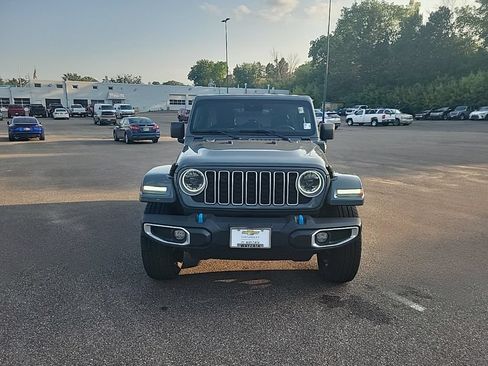 Used 2024 Jeep Wrangler Unlimited Sahara AWD/4WD image 4