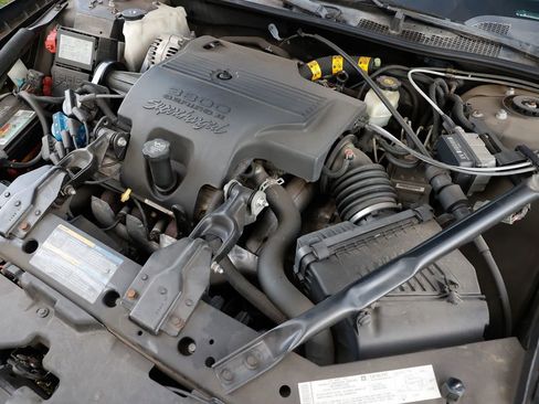 Used 2005 Chevrolet Monte Carlo SS w/ Preferred Equipment Group image 46