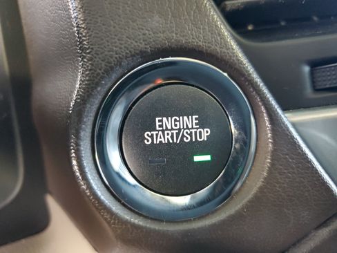 Used 2018 Chevrolet Suburban Premier RWD image 34