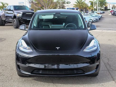 Used 2023 Tesla Model Y Long Range image 2