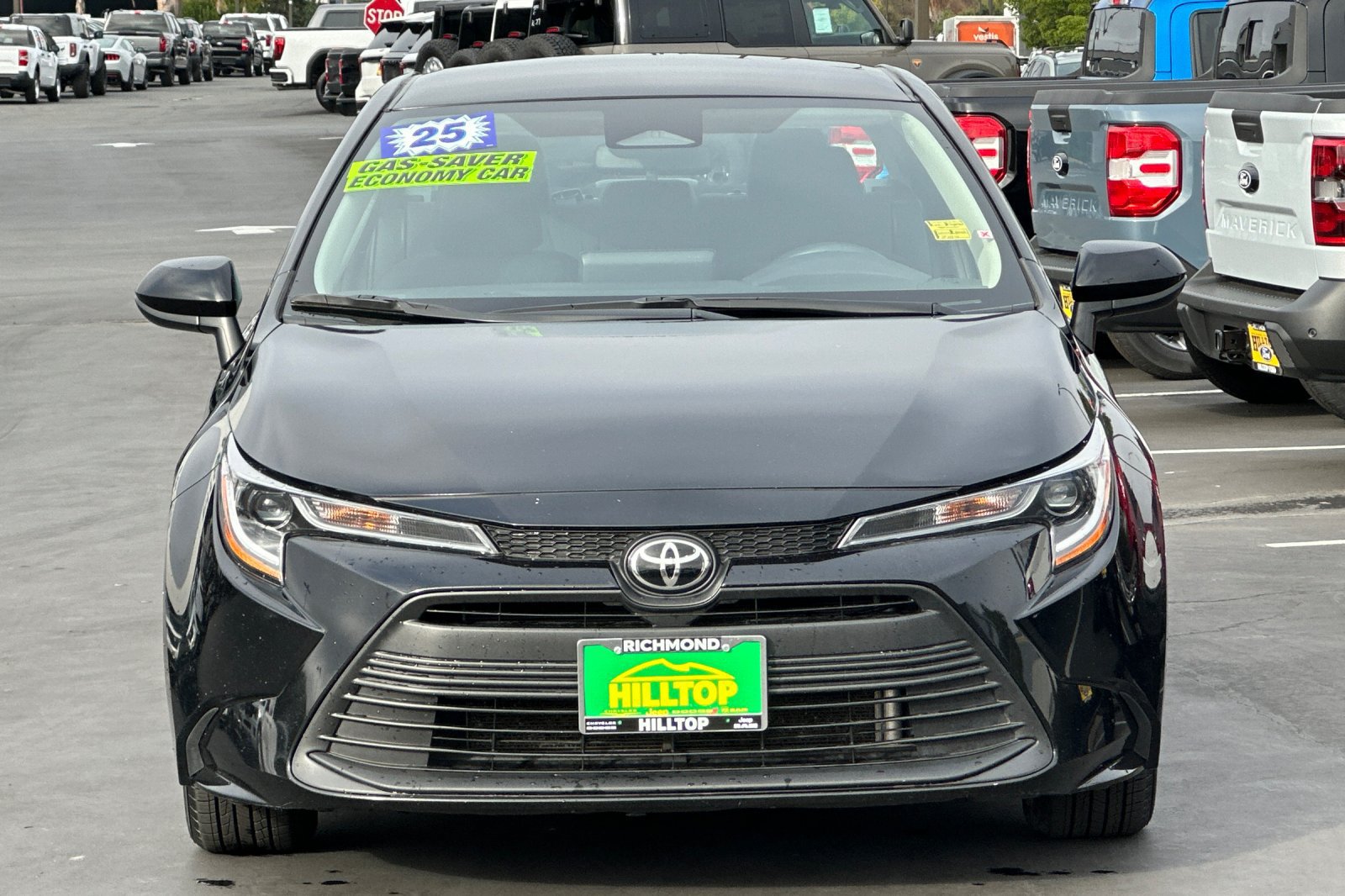 Used 2025 Toyota Corolla LE FWD image 9