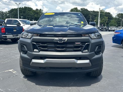 Used 2024 Chevrolet Colorado Trail Boss w/ Technology Package AWD/4WD image 3