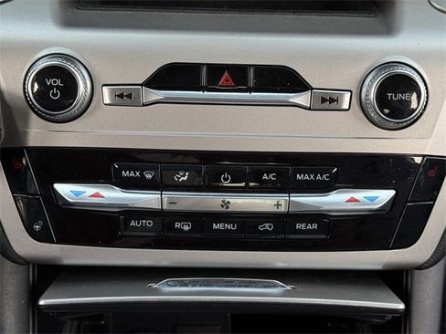 Used 2021 Ford Explorer XLT w/ Equipment Group 202A image 19