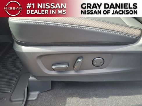 New 2026 Nissan Pathfinder SL FWD image 13
