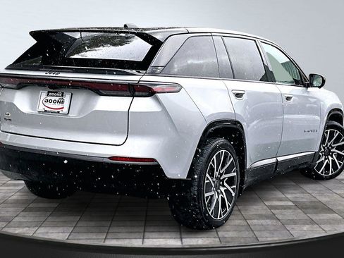 Used 2025 Jeep Wagoneer S Limited image 13