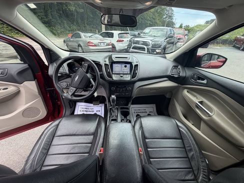 Used 2018 Ford Escape SE w/ SE Sync 3 Package FWD image 19