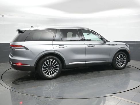 Used 2021 Lincoln Aviator Reserve w/ Elements Package Plus AWD/4WD image 2