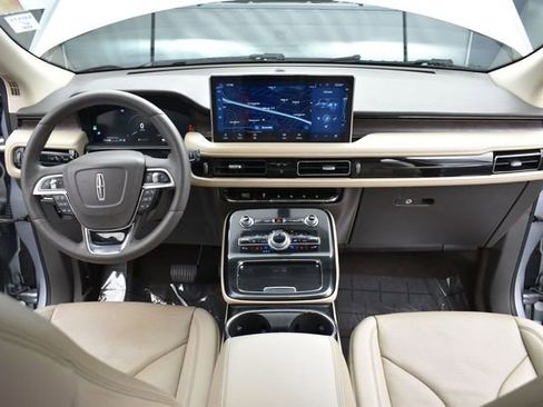 Used 2022 Lincoln Nautilus Reserve w/ Cargo Utility Package AWD/4WD image 11