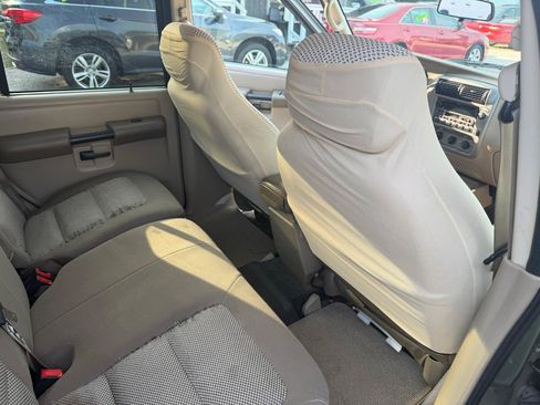 Used 2003 Ford Explorer Sport Trac XLS RWD image 10