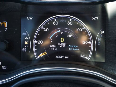 Used 2017 Jeep Grand Cherokee Altitude image 28