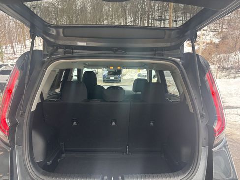 Used 2025 Kia Soul LX w/ LX Technology Package image 29