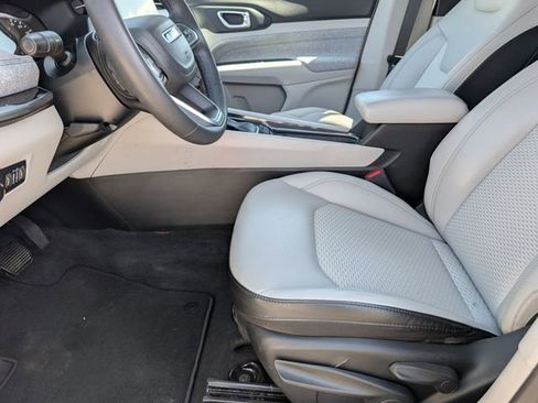 Used 2022 Jeep Compass Latitude image 15