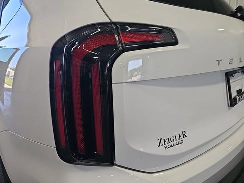 Certified 2023 Kia Telluride EX FWD image 37