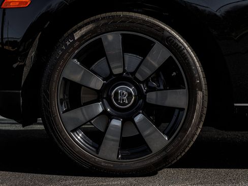 Used 2024 Rolls-Royce Cullinan Base w/ Cullinan Package image 8