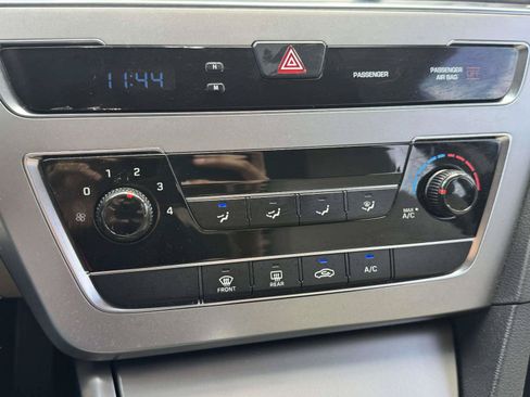 Used 2015 Hyundai Sonata SE w/ Option Group 09 FWD image 34
