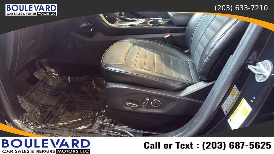 Used 2018 Ford Edge SEL w/ Equipment Group 201A AWD/4WD image 30