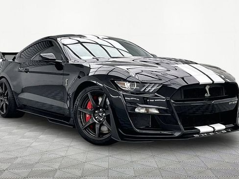 Used 2022 Ford Mustang Shelby GT500 w/ Carbon Fiber Track Pack RWD image 12