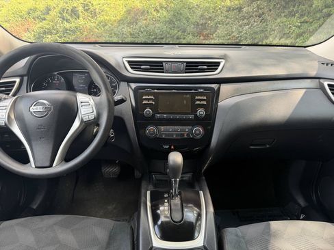 Used 2016 Nissan Rogue S AWD/4WD image 25
