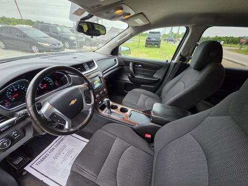 Used 2013 Chevrolet Traverse LT FWD image 3