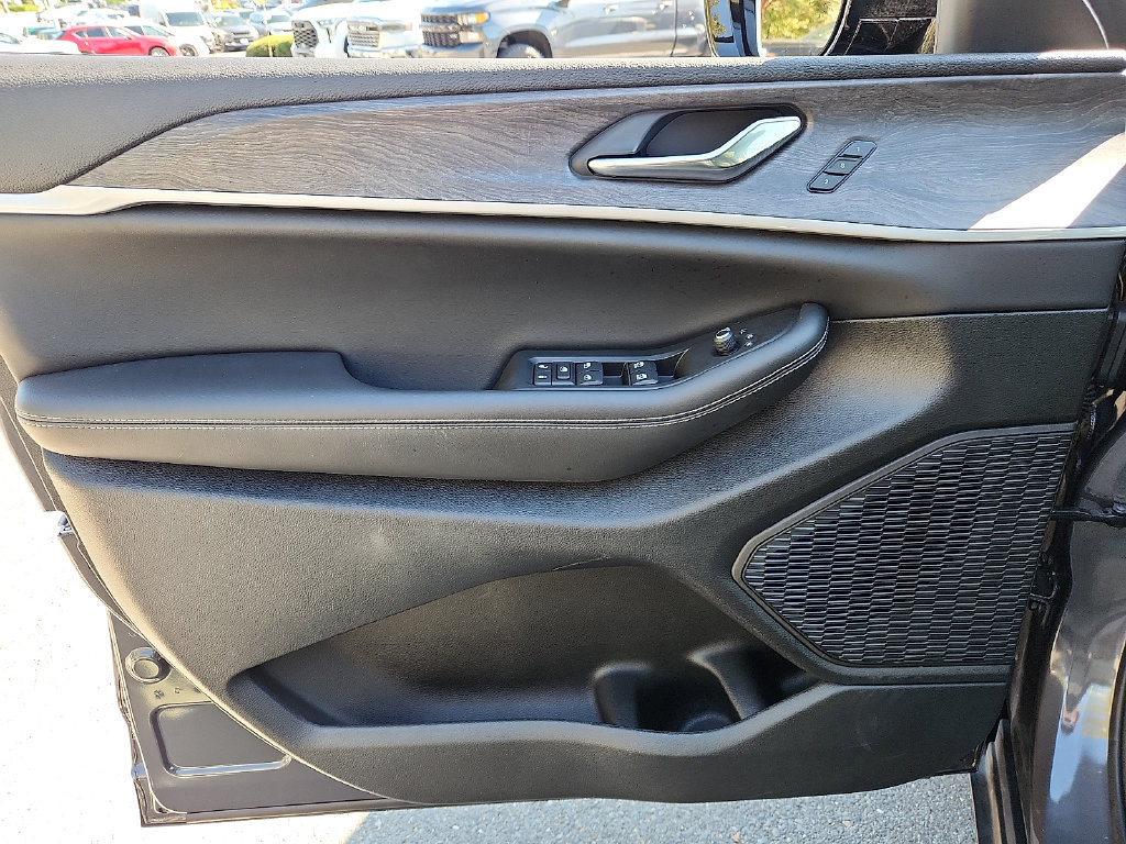 Used 2024 Jeep Grand Cherokee Limited AWD/4WD image 13