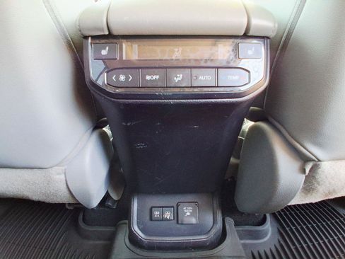 Used 2021 Toyota Highlander Platinum AWD/4WD image 21