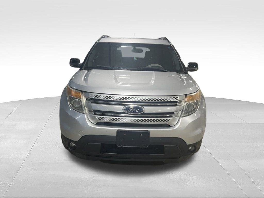 Used 2012 Ford Explorer XLT FWD image 3