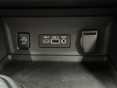 Used 2025 Nissan Sentra SV FWD image 25