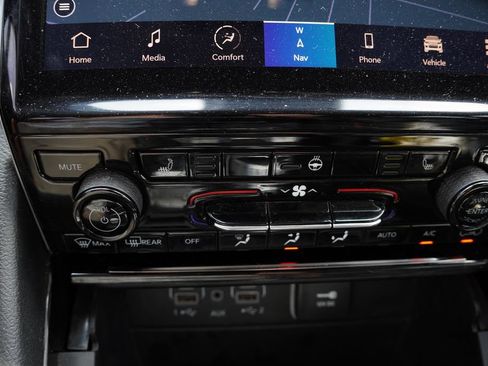 Certified 2023 Jeep Grand Cherokee Limited AWD/4WD image 7