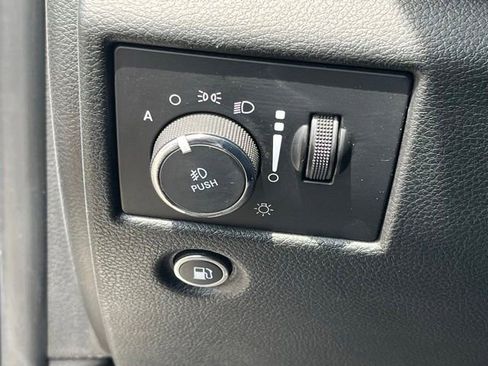 Used 2022 Jeep Grand Cherokee Limited AWD/4WD image 21