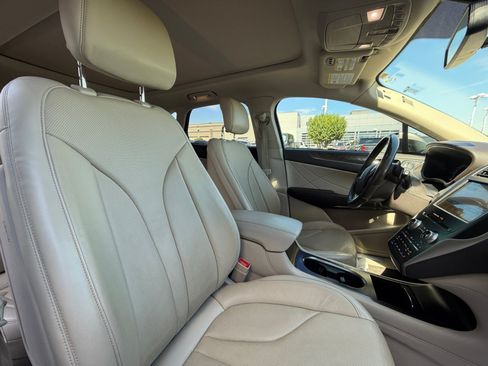 Used 2019 Lincoln MKC Reserve FWD image 19