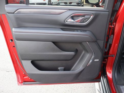 Used 2024 Chevrolet Suburban RST w/ Luxury Package image 31