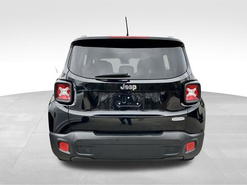 Used 2015 Jeep Renegade Latitude w/ Cold Weather Group II image 9