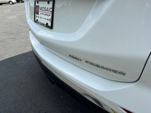 Used 2019 Chevrolet Equinox Premier w/ LPO, Floor Liner Package AWD/4WD image 18