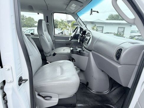 Used 2008 Ford E-350 and Econoline 350 XLT RWD image 14