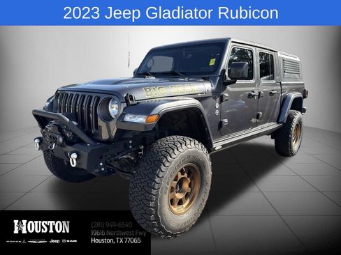 Used 2023 Jeep Gladiator Rubicon w/ Cold Weather Group AWD/4WD image 3