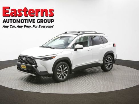 Used 2022 Toyota Corolla Cross XLE w/ Convenience Package image 53