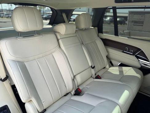 New 2026 Land Rover Range Rover Long Wheelbase SE AWD/4WD image 8