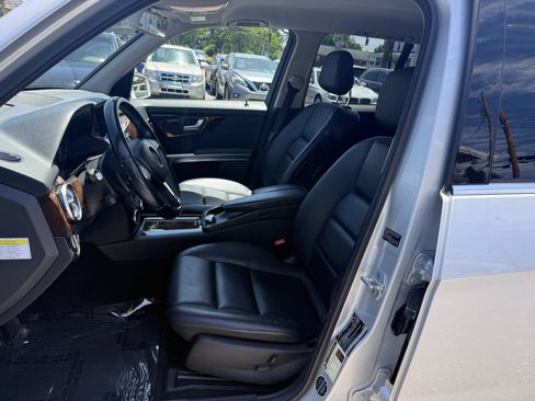 Used 2013 Mercedes-Benz GLK 350 4MATIC image 6