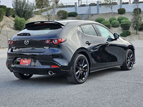 New 2026 MAZDA MAZDA3 Hatchback w/Premium Plus Pkg image 17