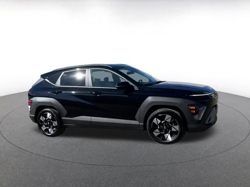 Used 2025 Hyundai Kona SEL image 2